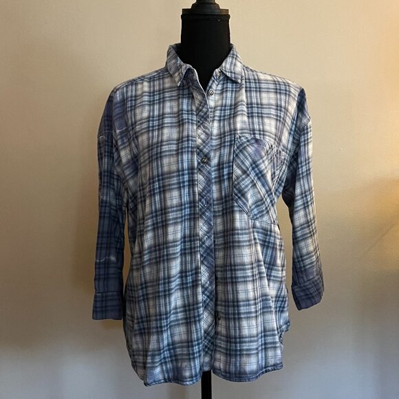 Design Lab Lord and Taylor Acid Wash Blue Flannel with Cropped Sleeves - Picture 2 of 8